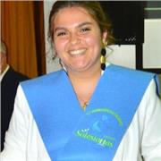 Profesora de inglés con un buen nivel, que puede dar clase a alumnos hasta bachillerato.